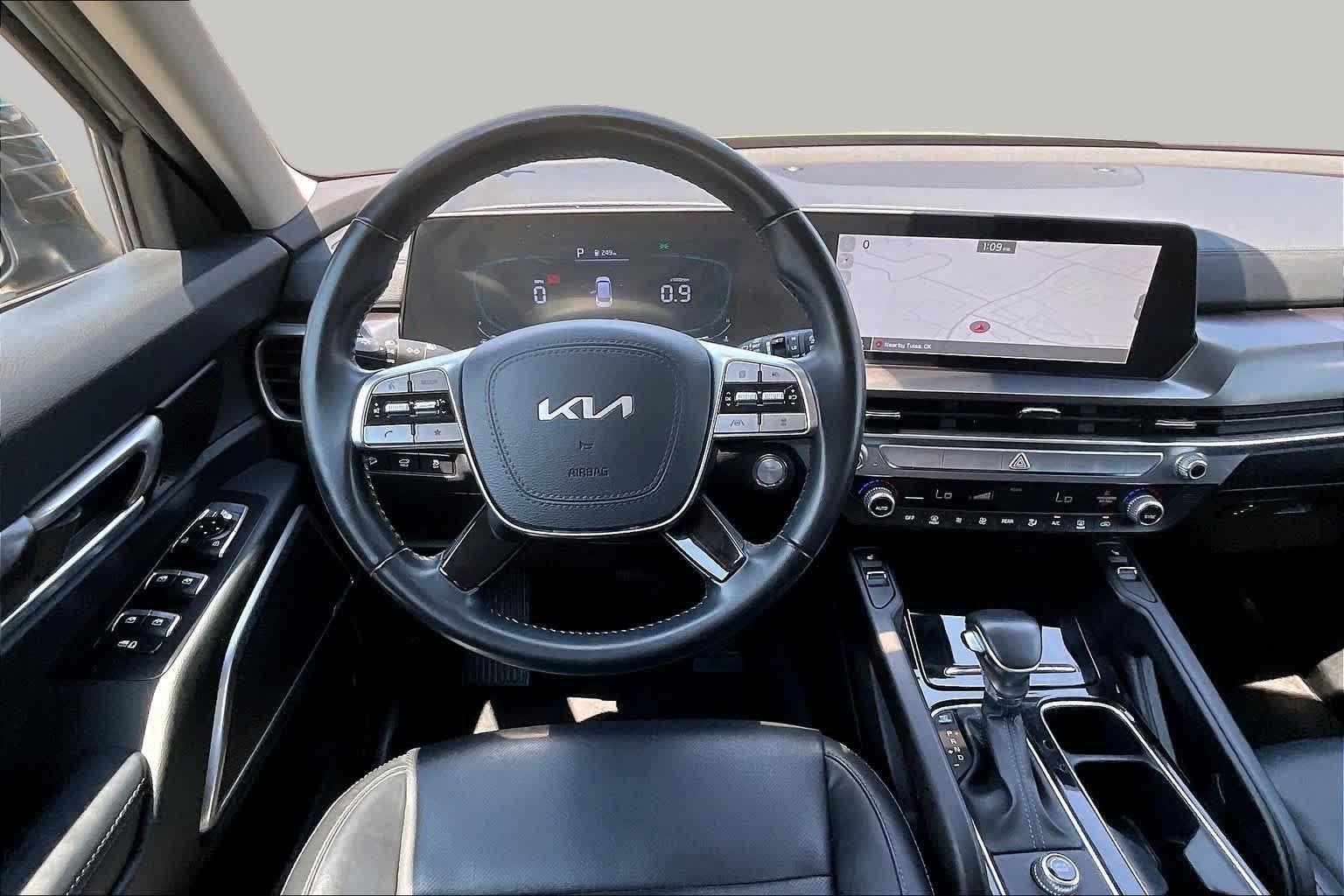 Used 2025 Dark Moss Kia S image 6