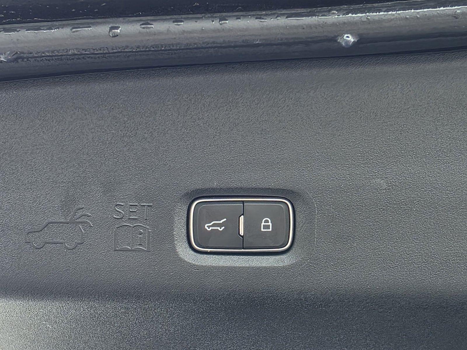 Used 2025 Agate Black Ford Active image 33