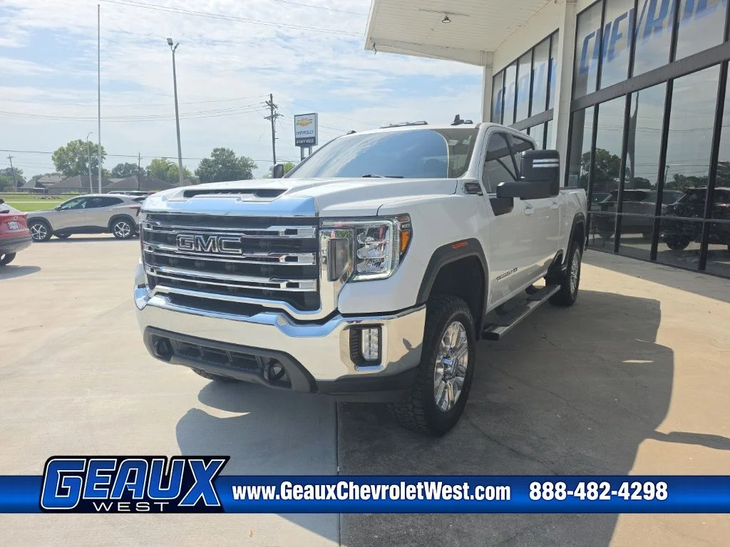 Used 2022 White GMC SLE image 3