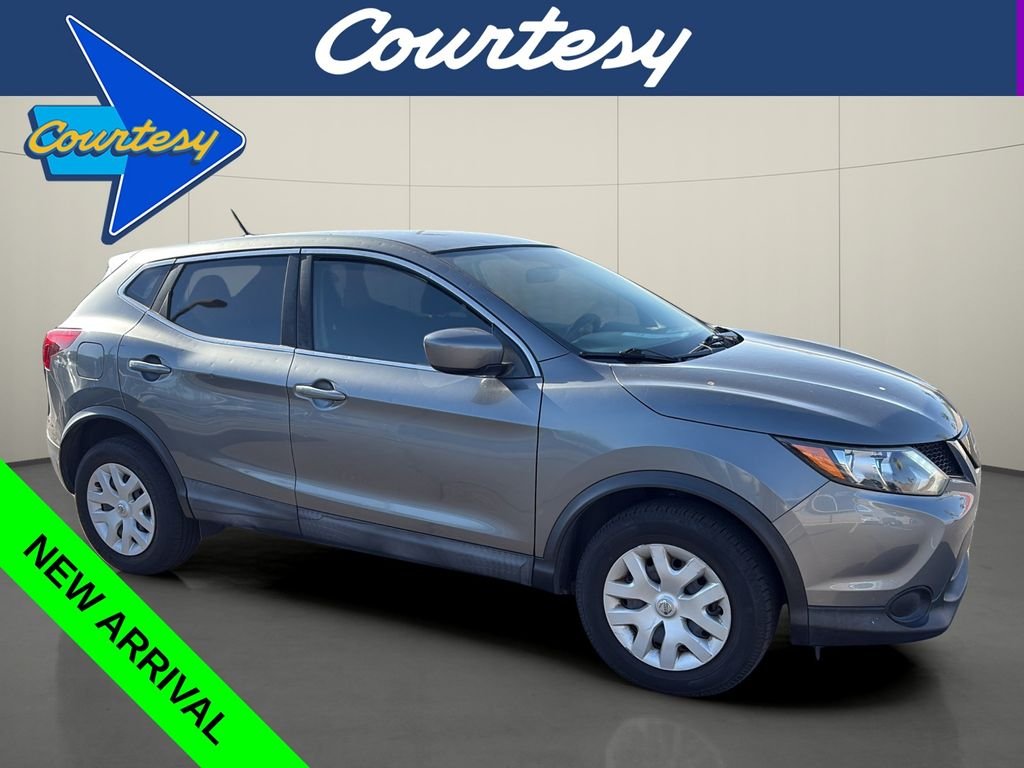 Used 2019 Gray Nissan S image 1
