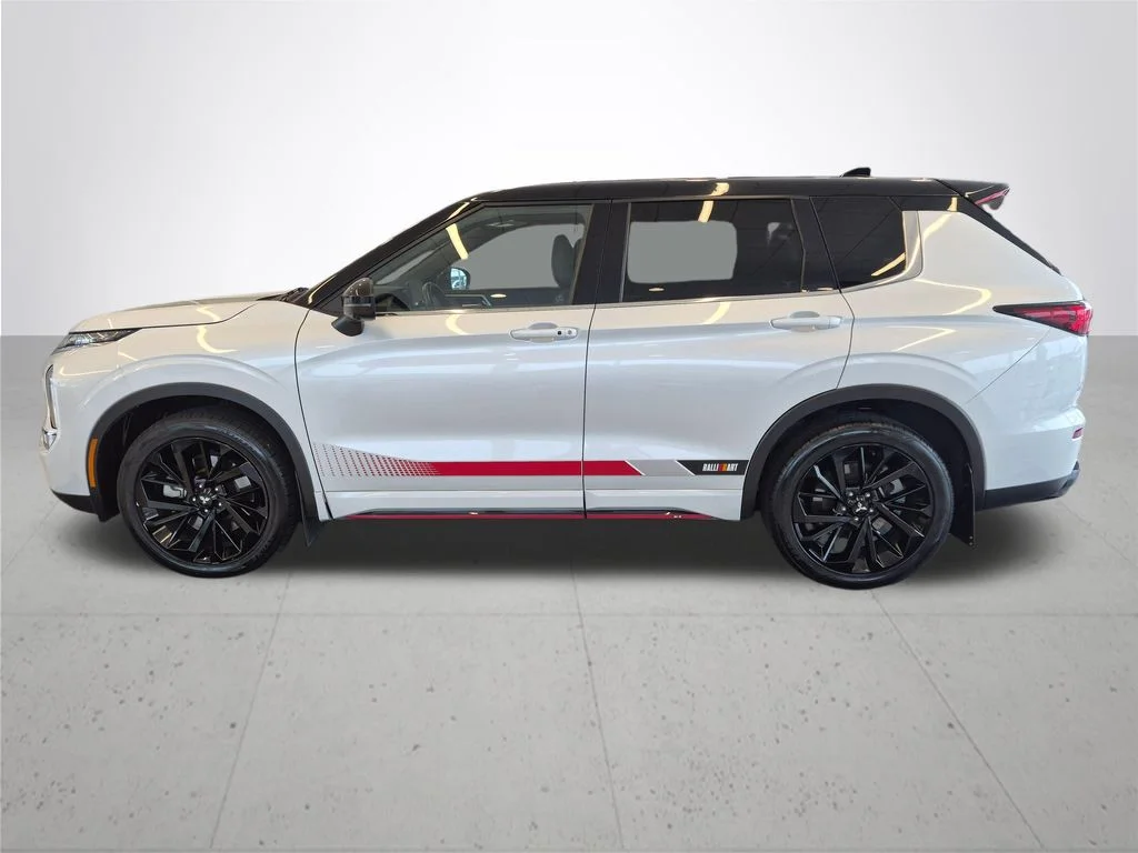 Used 2024 White Mitsubishi SE Ralliart image 11