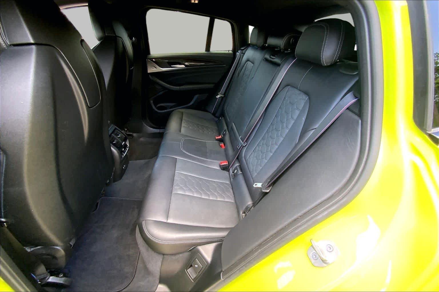 Used 2024 Sao Paulo Yellow BMW  image 20
