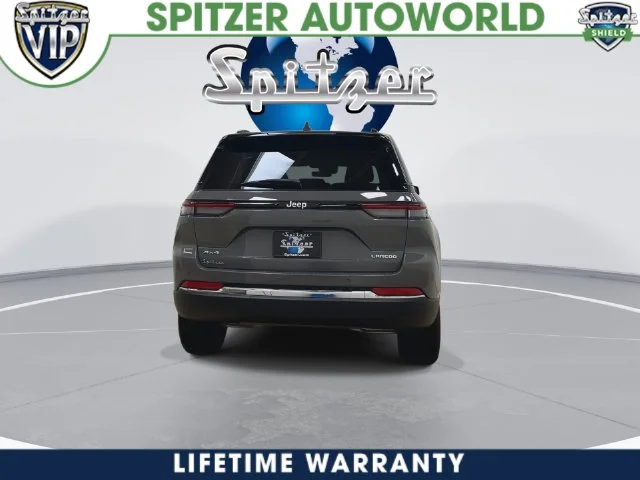 New 2027 Sting-Gray Clear-Coat Paint Jeep Laredo X image 14