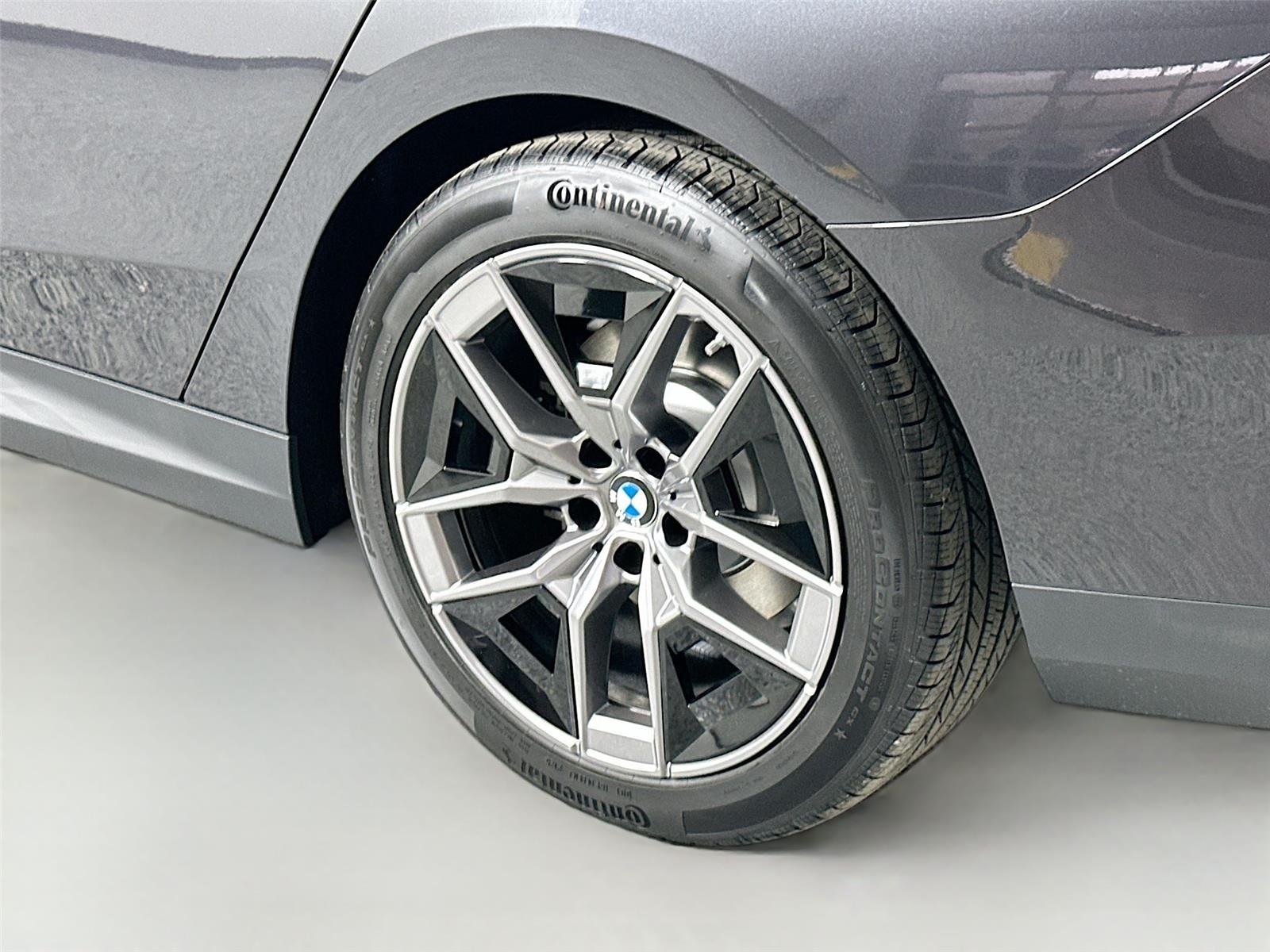 Certified Used 2026 Dark Graphite Metallic BMW 530i image 9