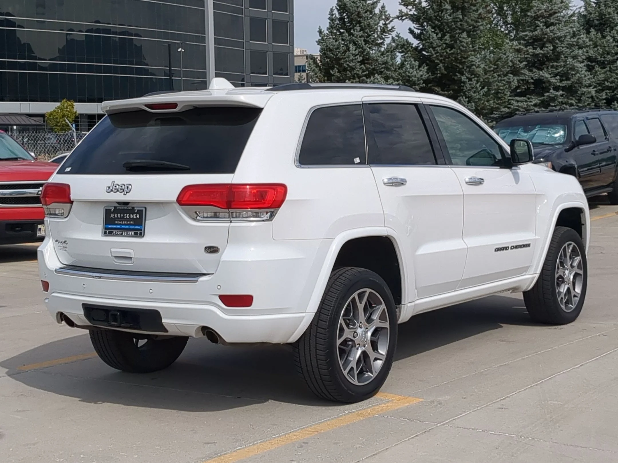 Used 2020 Bright White Clearcoat Jeep Overland image 5