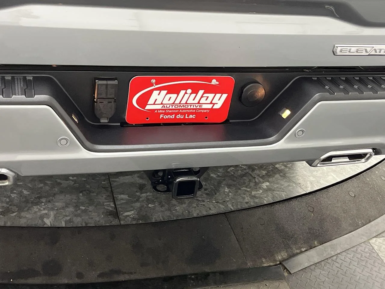 Used 2025 Sterling Metallic GMC Elevation image 37