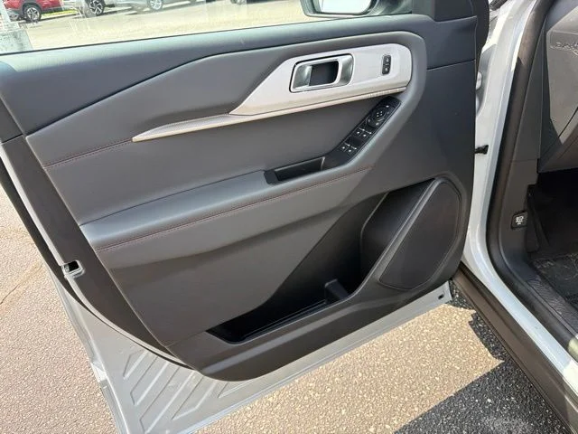 New 2026 Space White Metallic Ford Active image 13