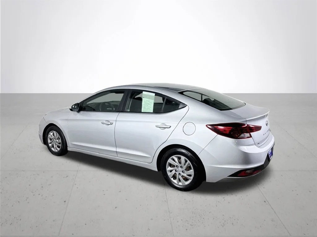 Used 2019 Silver Hyundai SE image 8
