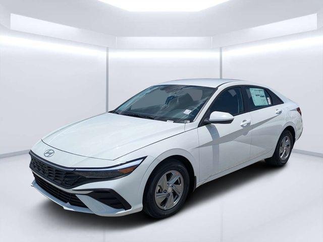 New 2026 White Hyundai SE image 7