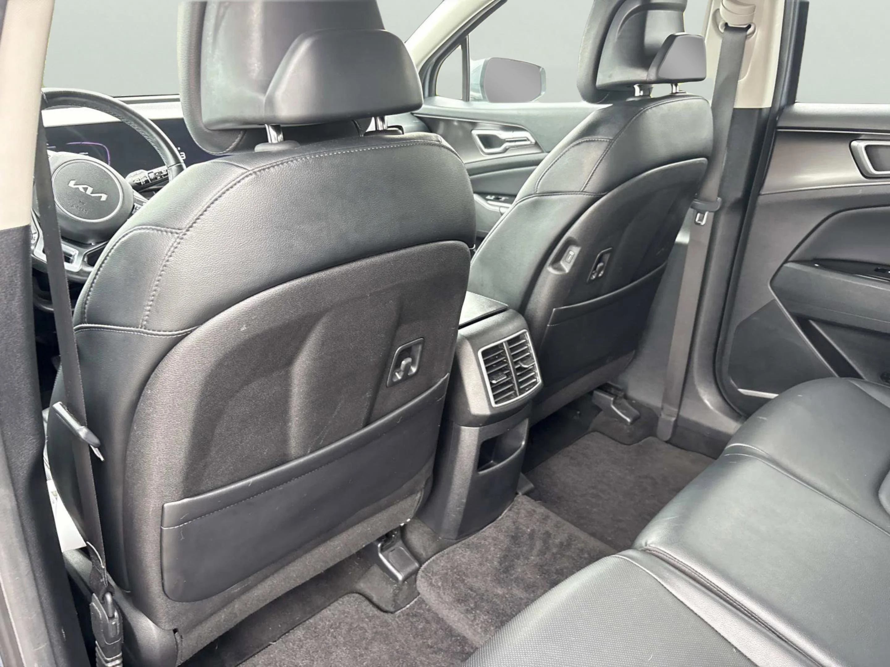 2023 Kia Sportage EX - Photo 16