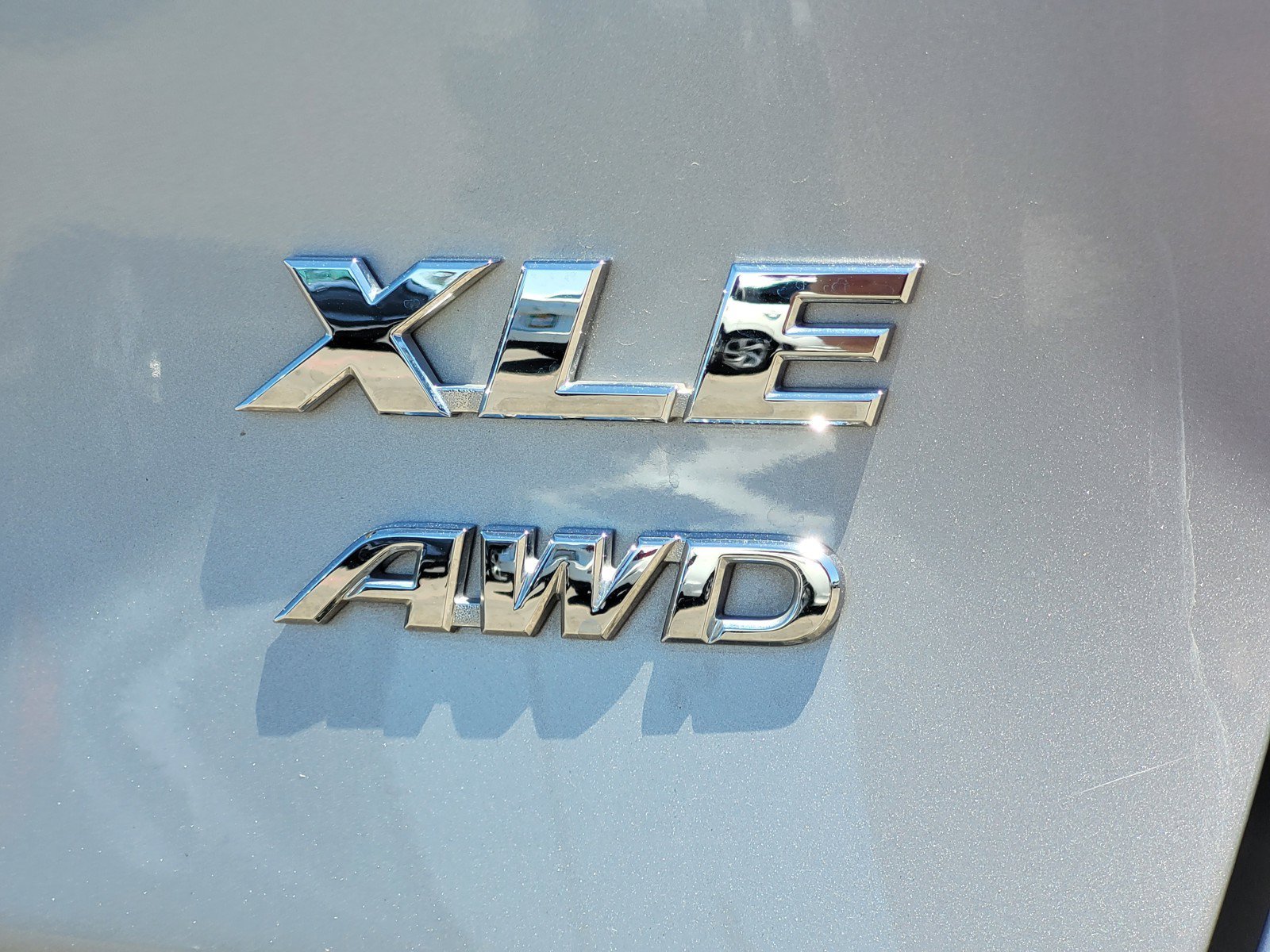Used 2025 Silver Toyota XLE image 10