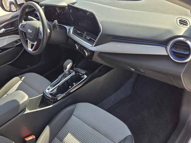 Used 2024 Summit White CHEVROLET FWD 4DR LT image 19