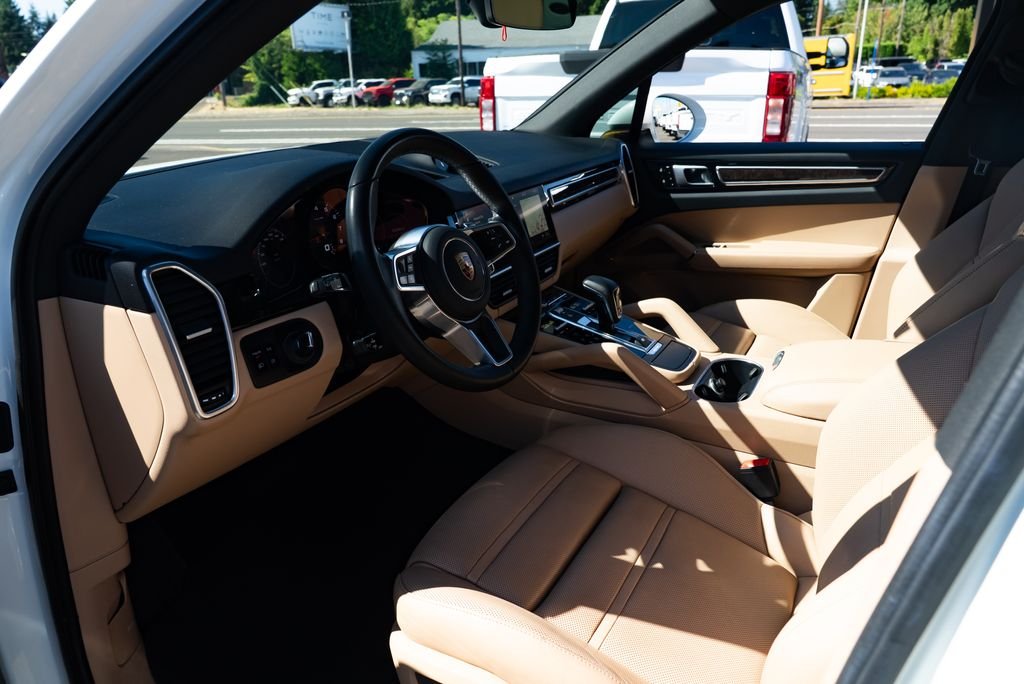 Used 2021 White Porsche Base image 18