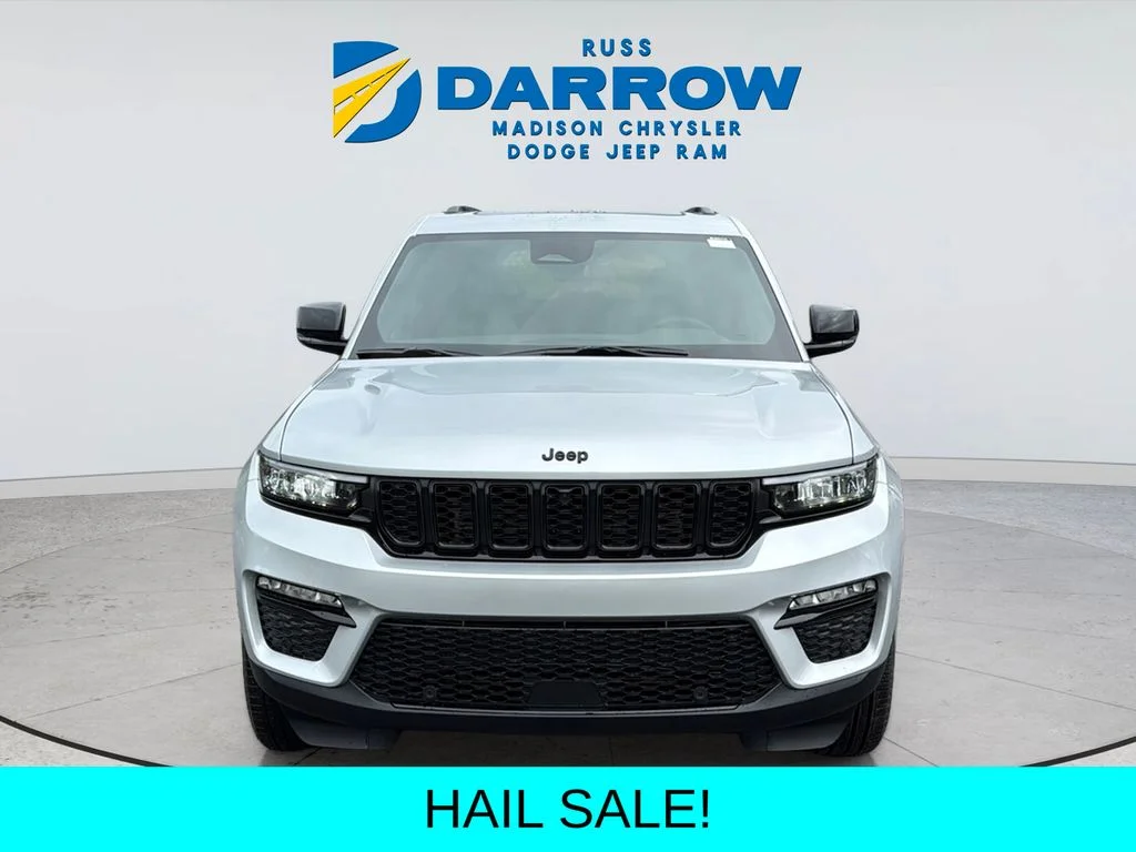 New 2025 Silver Zynith Exterior Paint Jeep Limited image 8