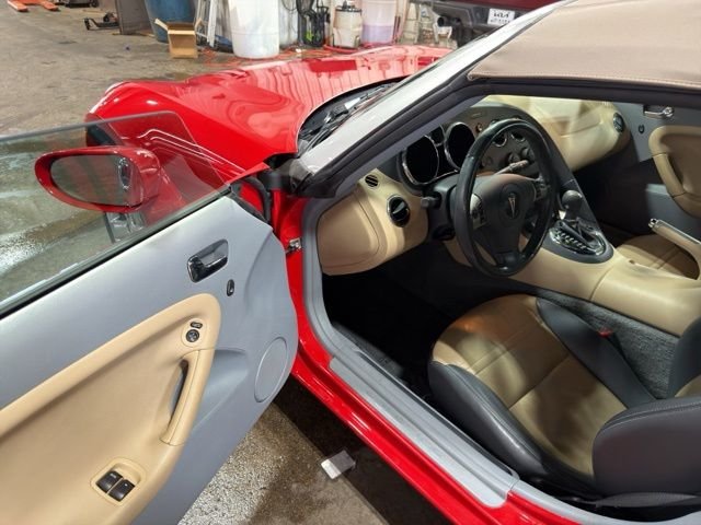 Used 2007 Red Pontiac Base image 16
