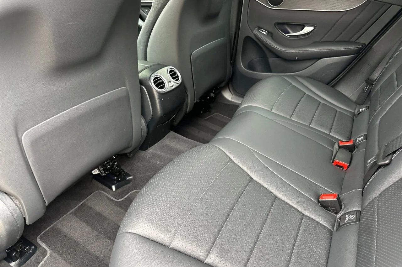 Used 2022 Mojave Silver Metallic Mercedes-Benz GLC 300 image 11