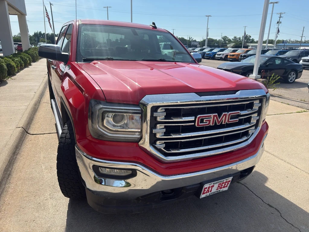 Used 2017 Cardinal Red GMC SLT image 3