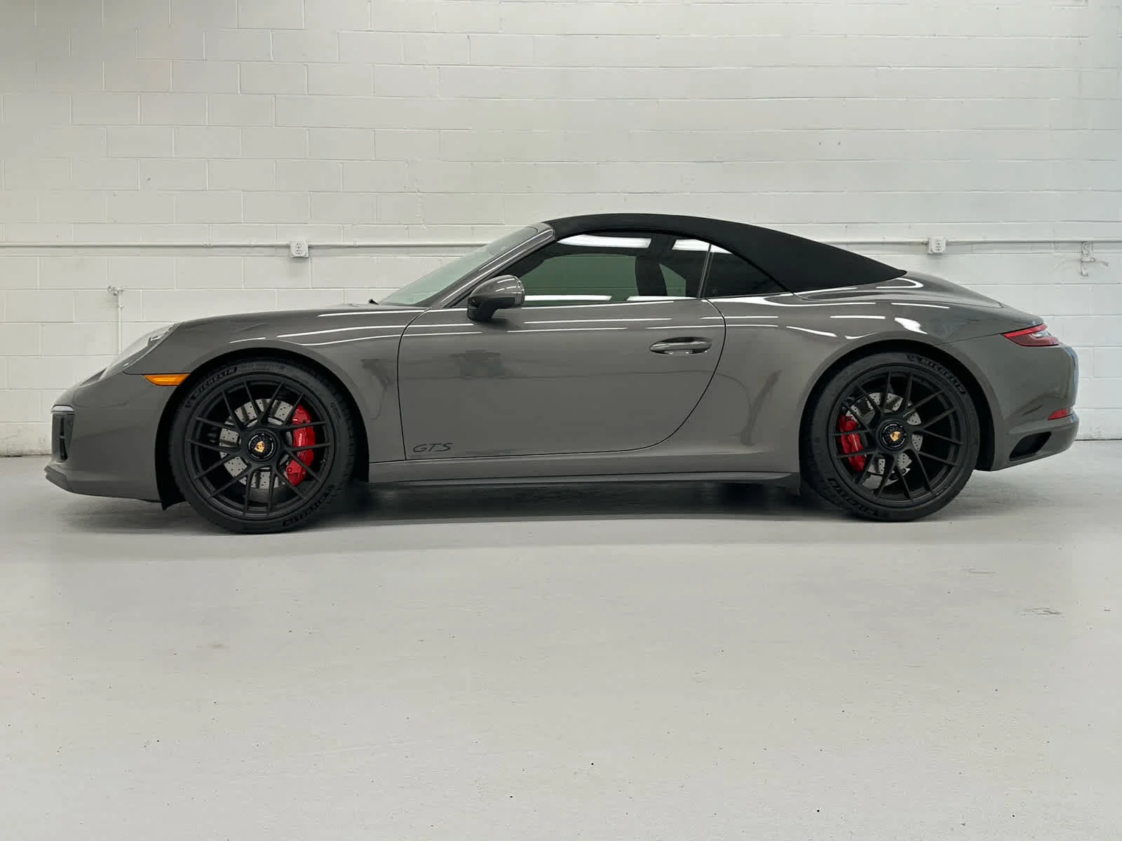 Used 2019 Agate Grey Metallic Porsche Carrera GTS image 10