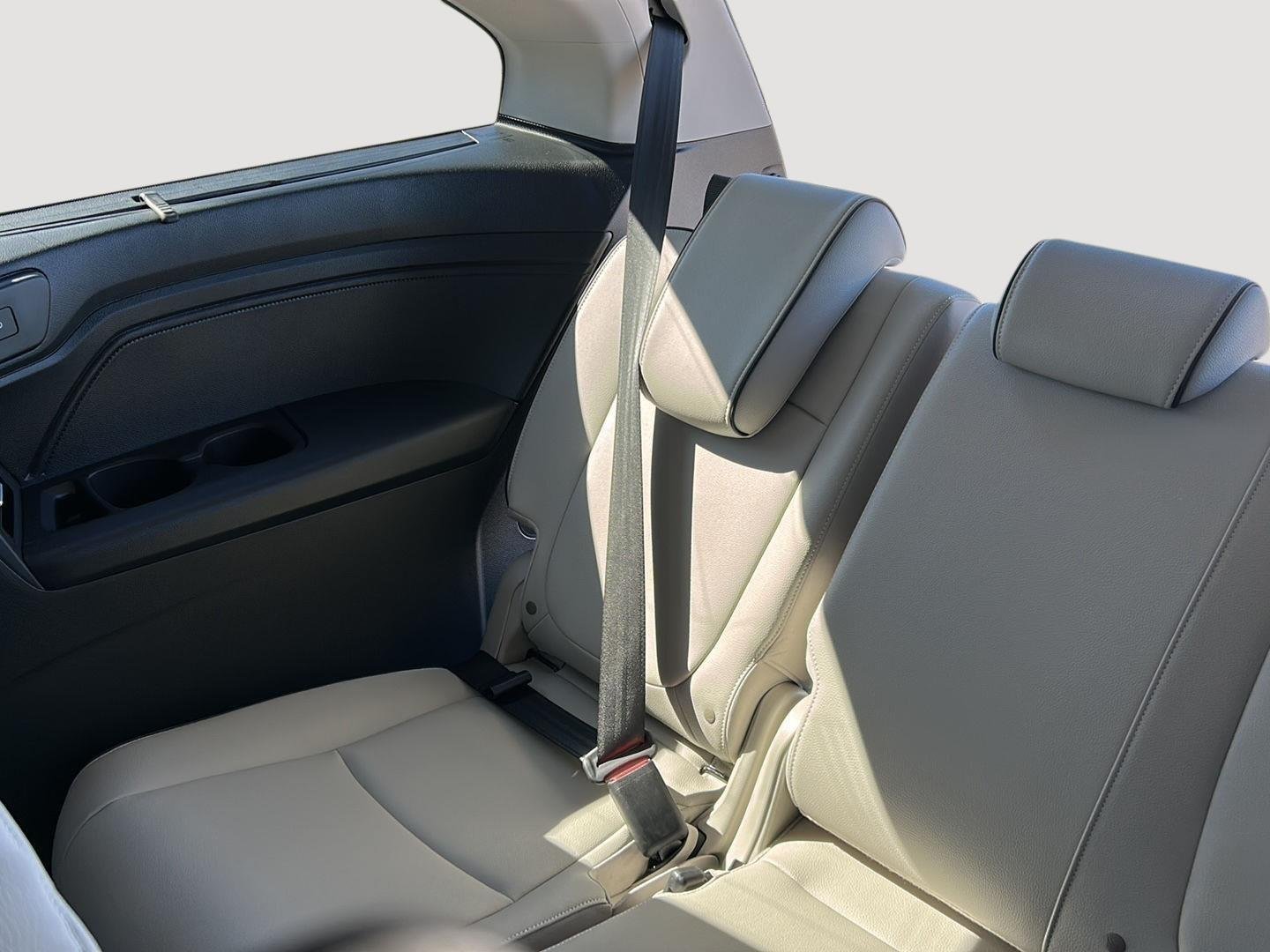 New 2026 Solar Silver Metallic Honda Touring image 17