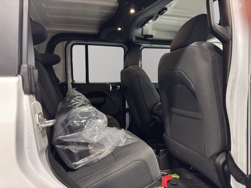 New 2025 Bright White Clear-Coat Exterior Paint Jeep Willys image 16