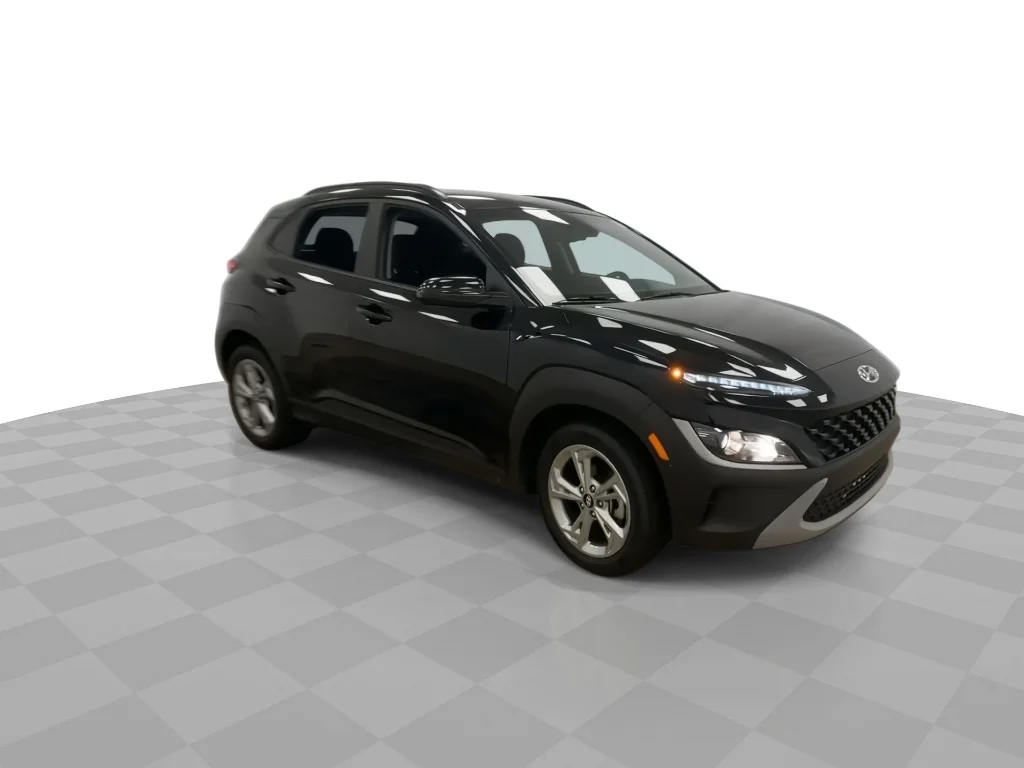 Used 2023 Black Hyundai SEL image 3