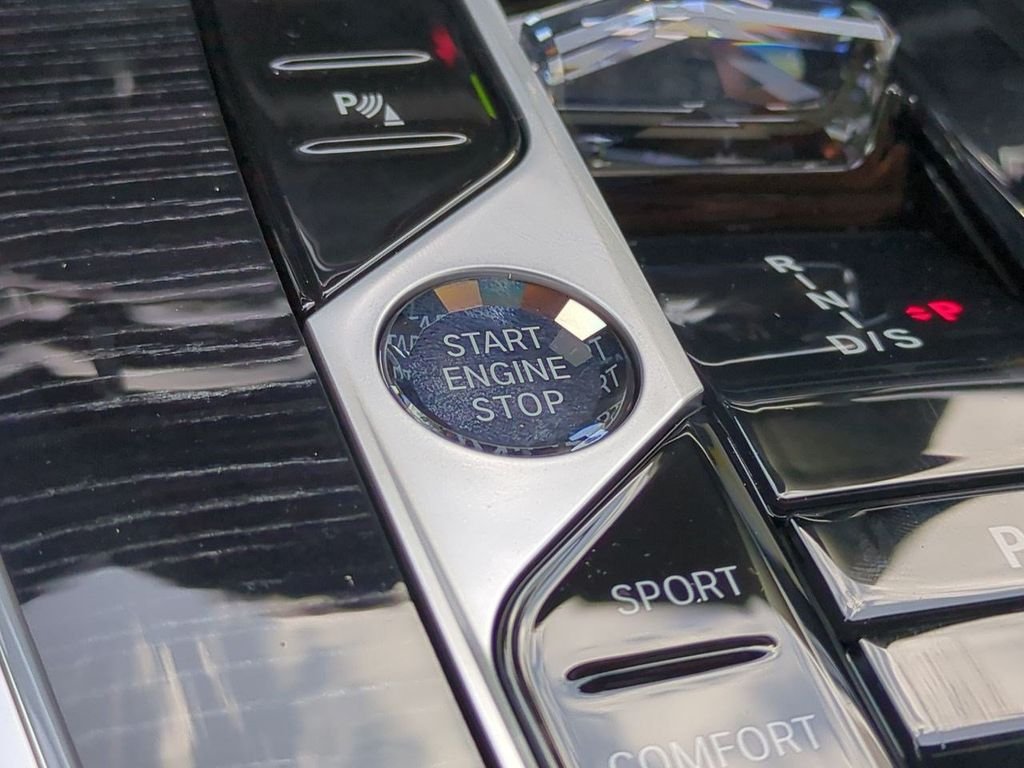 New 2027 Tanzanite Blue II Metallic BMW xDrive40i image 28