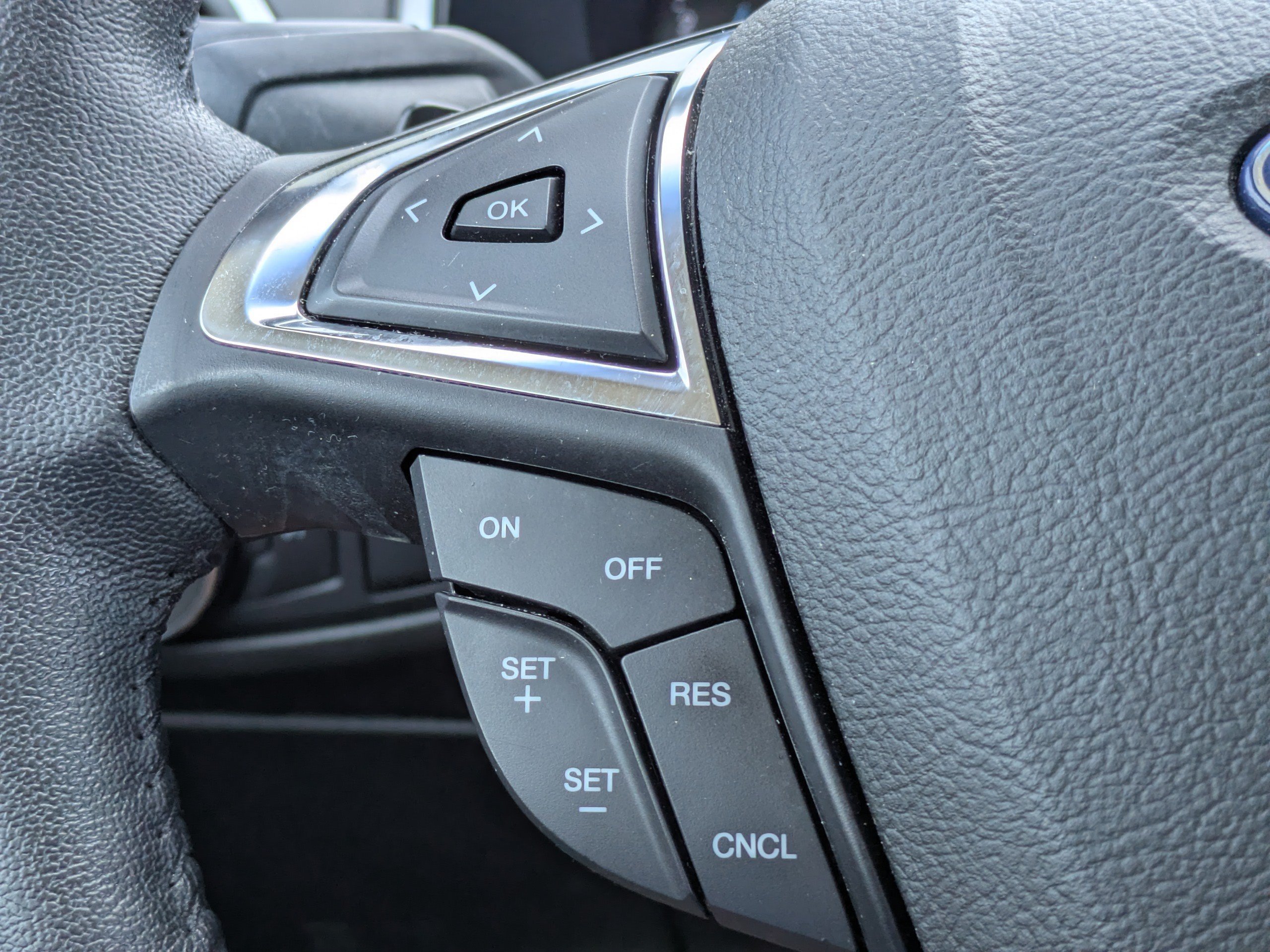 Used 2018  Ford SEL image 23