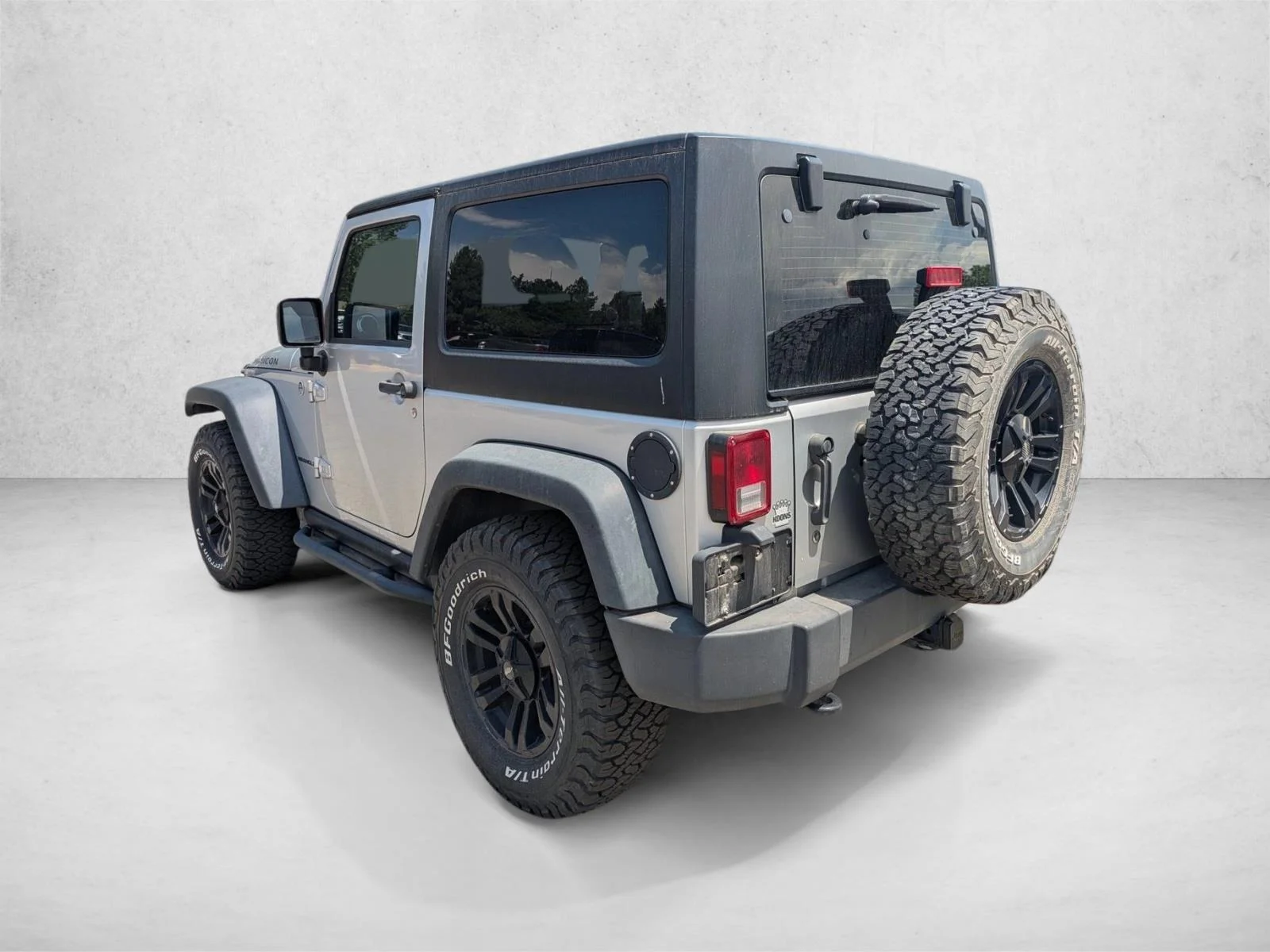 Used 2012 Bright Silver Clearcoat Metallic Jeep Rubicon image 7