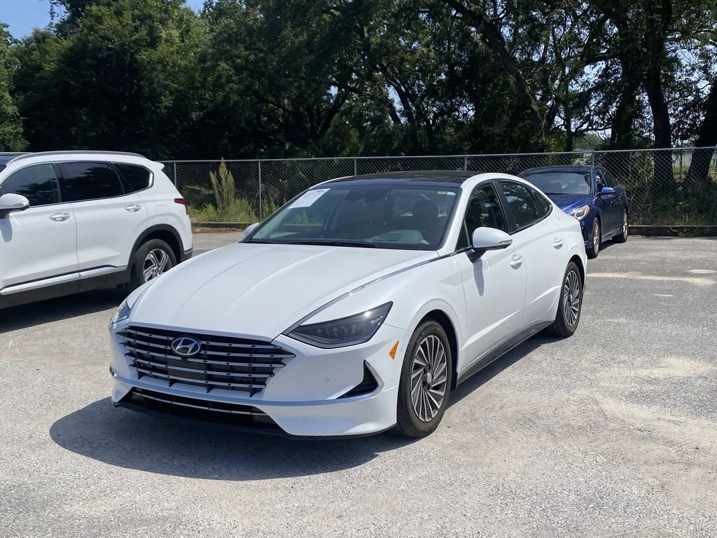 Used 2022 Hyper White Hyundai Limited image 3