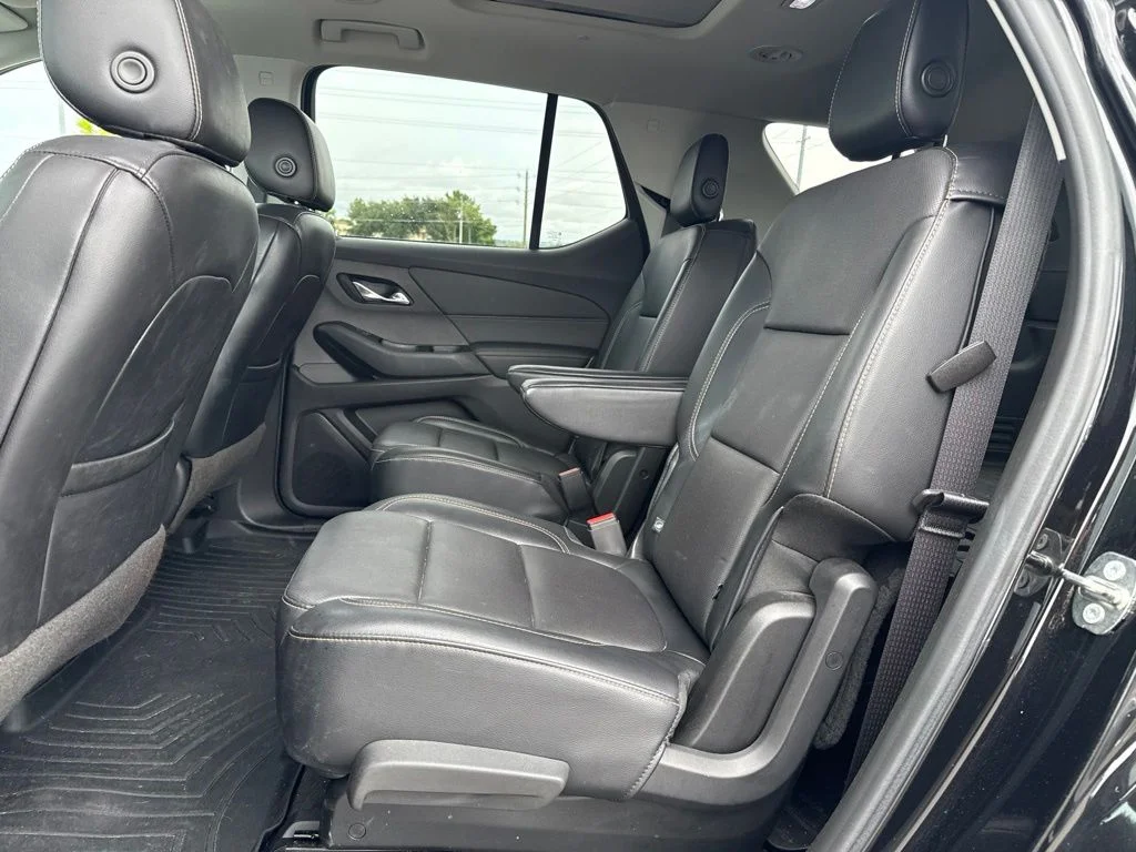 Used 2018 Black Metallic Chevrolet Premier image 9