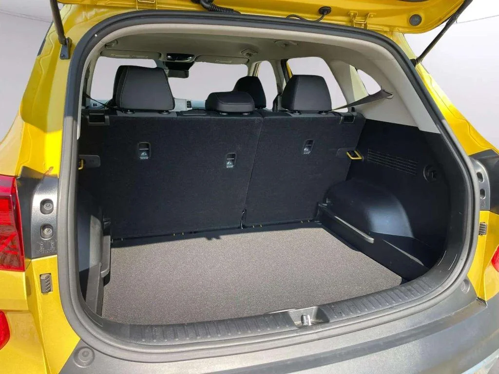 Certified Used 2023 Starbright Yellow/Black Roof Kia S image 17