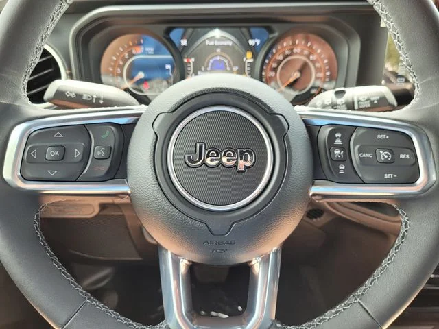 2025 Jeep Wrangler 4-Door Sahara - Photo 24
