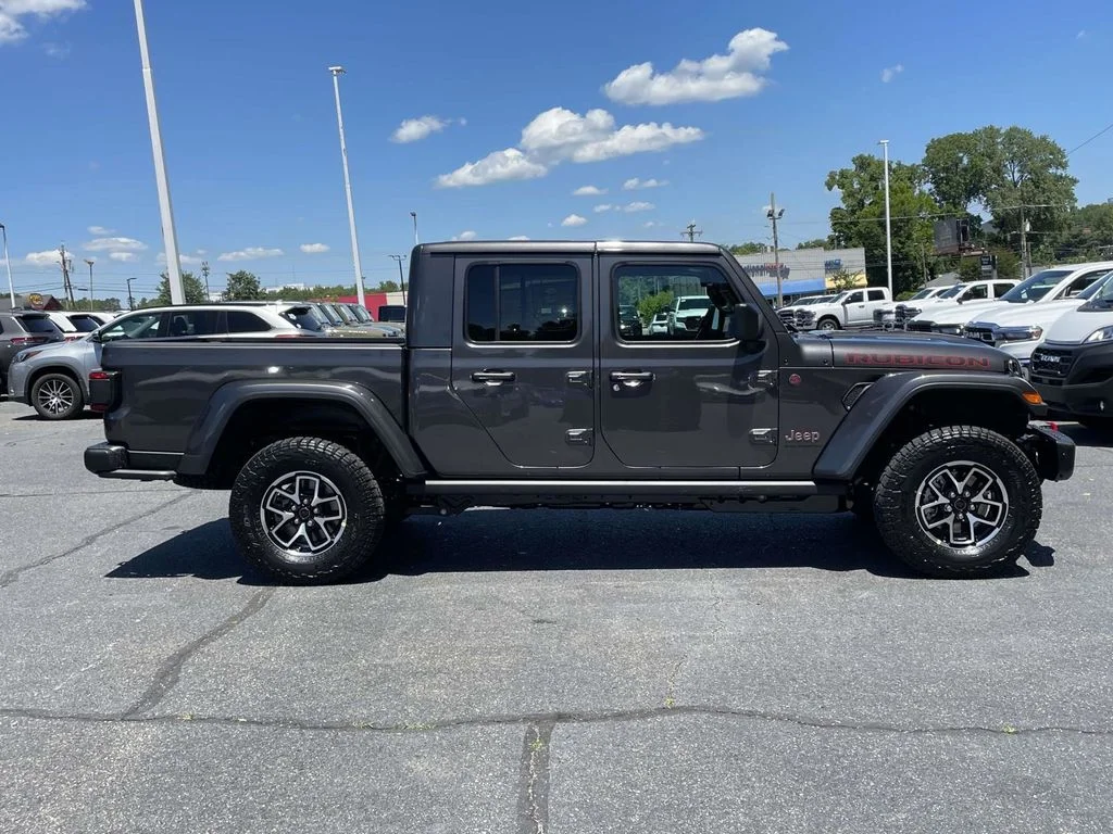 New 2026 Granite Crystal Metallic Clearcoat Jeep Rubicon X image 9