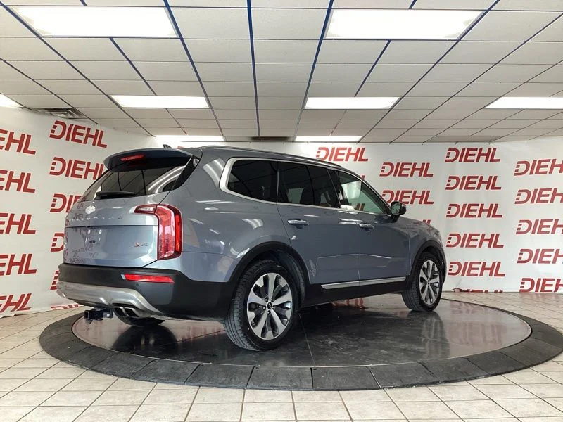 Used 2020 Silver Kia S image 7