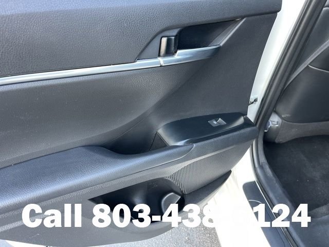 Used 2020 White Toyota SE image 13
