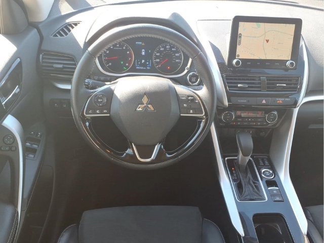Used 2025  Mitsubishi SE image 17