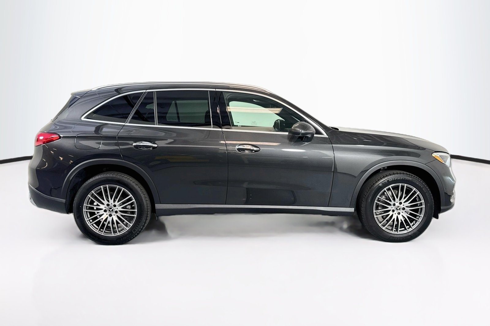 New 2026 Graphite Grey Metallic Mercedes-Benz GLC 300 image 4