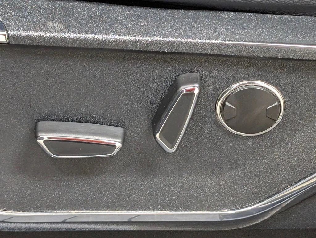 Certified Used 2022 Smoked Quartz Metallic Tinted Clearcoat Ford Lariat image 17