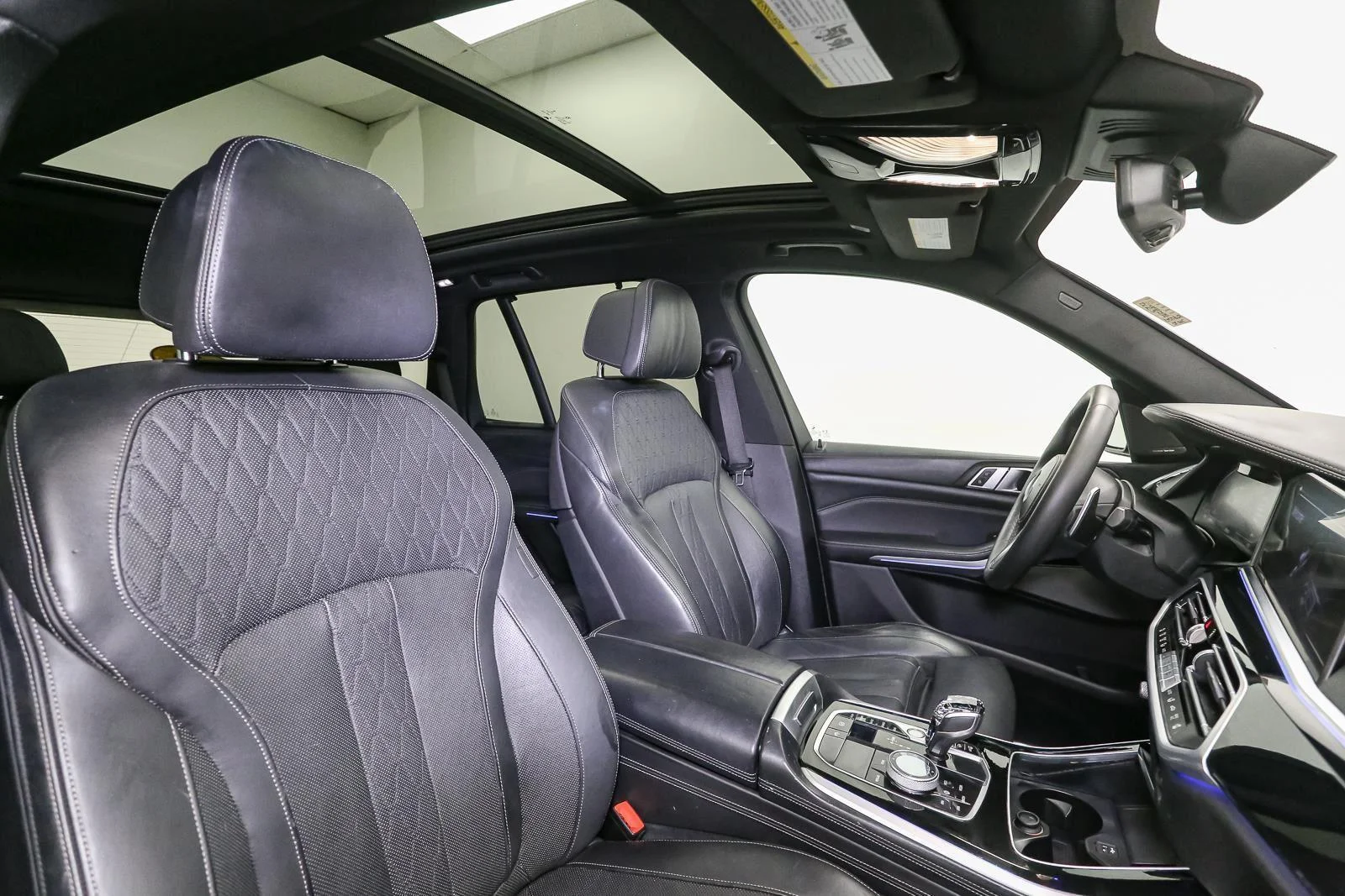 Used 2019 Black Sapphire Metallic BMW xDrive50i image 20