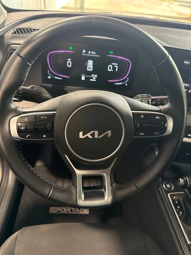 Used 2025 Green Kia LX image 32