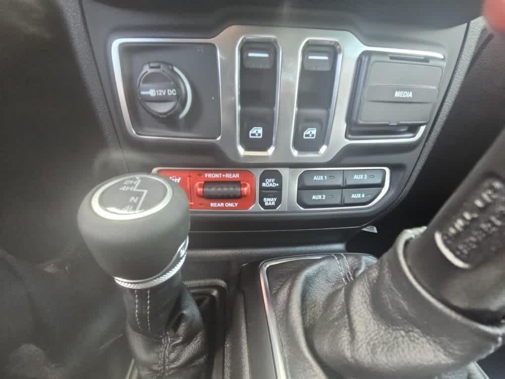New 2026 Black Clearcoat Jeep Rubicon X image 23