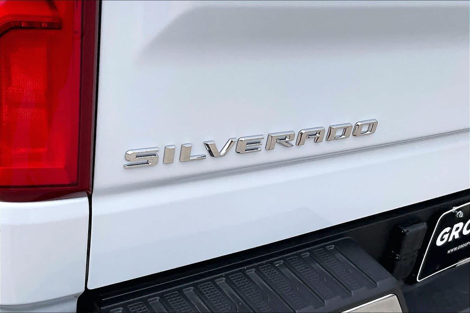 Used 2026 Polar White Tricoat Chevrolet LTZ image 30