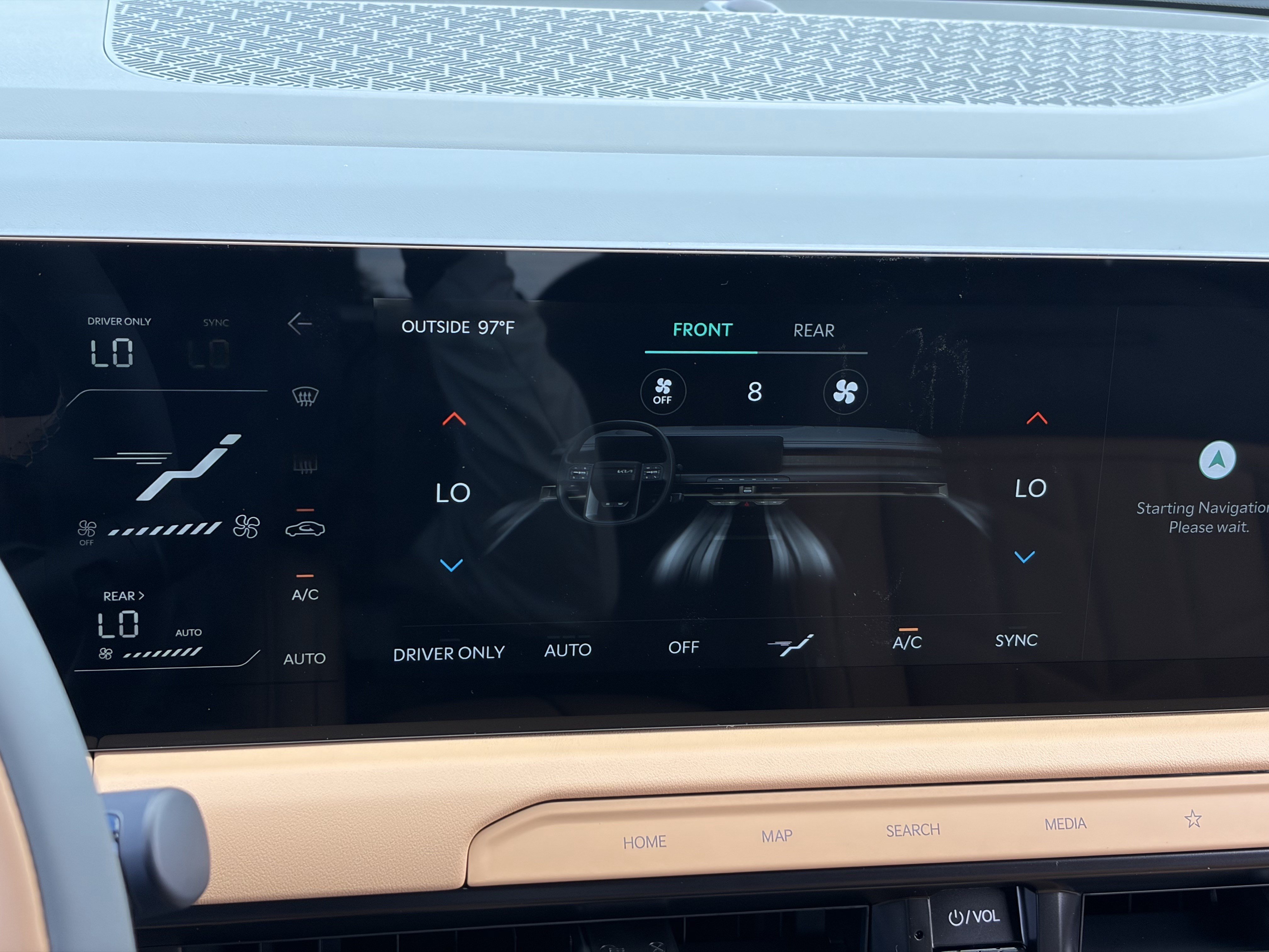 New 2027 Glacial White Pearl Kia X-LINE SX image 25