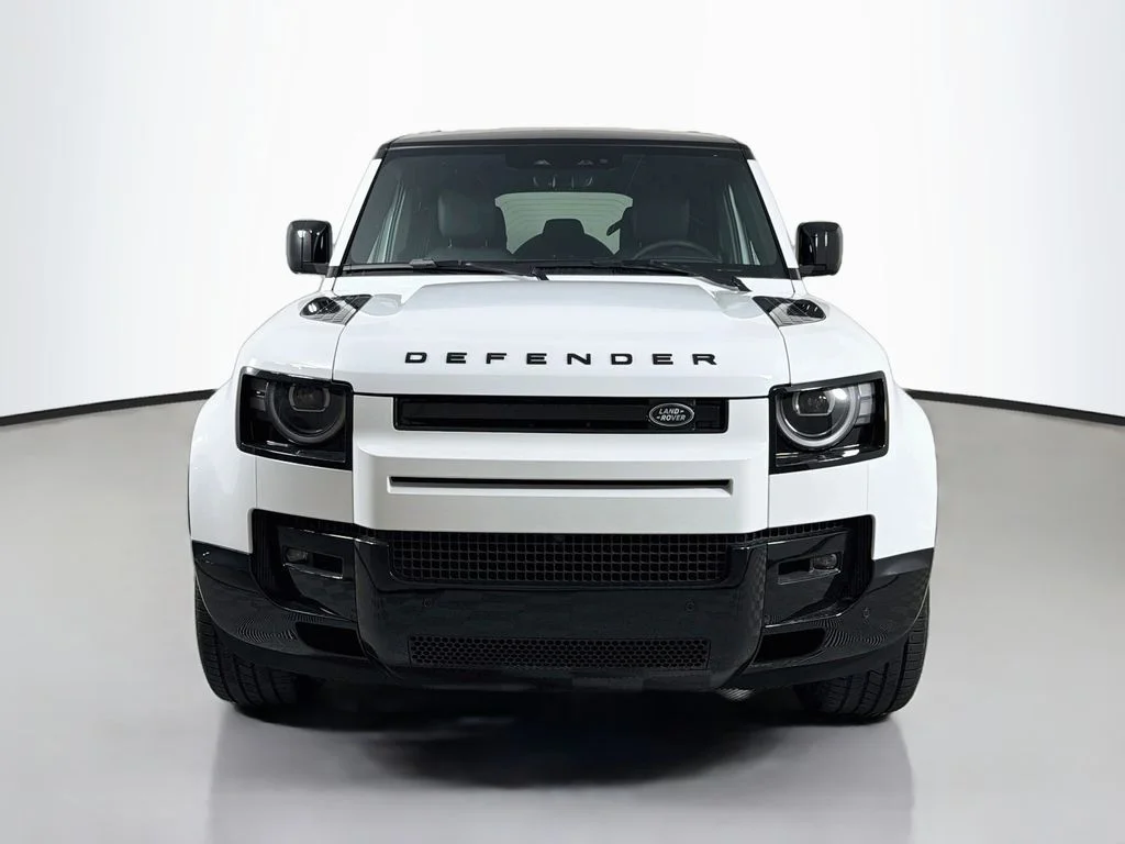 New 2026 Fuji White Land Rover X-Dynamic SE image 2