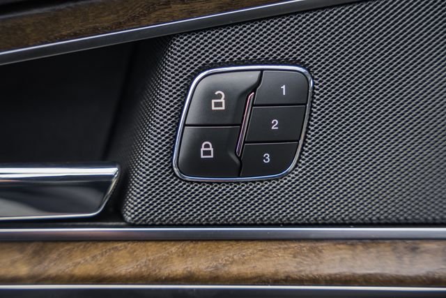 Used 2019 Brown Metallic Lincoln Reserve image 40