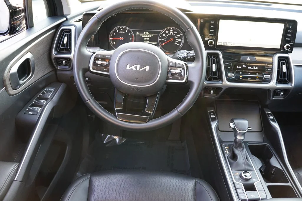 Used 2023 Aruba Green Kia X-Line EX image 20
