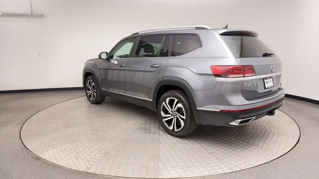Used 2022 Gray Volkswagen SEL image 4