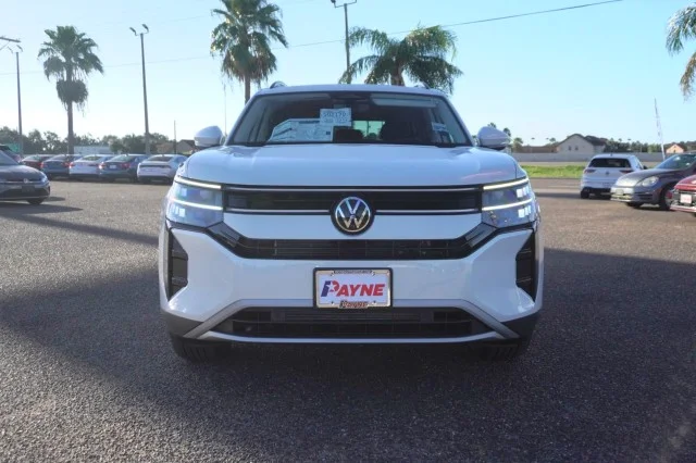 New 2027 Opal White Pearl Volkswagen SE w/Technology image 2