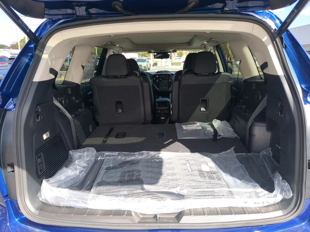 New 2026 SAPPHIRE BLUE PEARL Subaru Onyx Edition Touring 7-Passenger image 9
