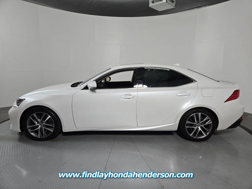 2020 Lexus IS 300 - Photo 3